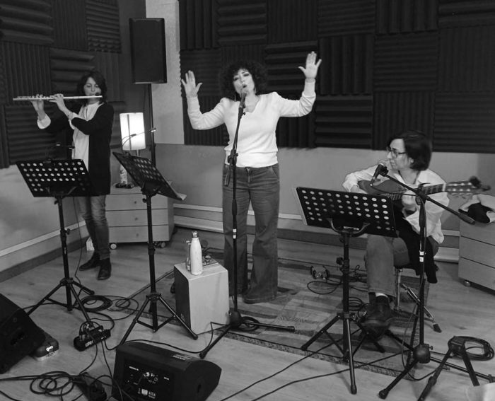 Simona-Palumbo-latin-Trio-studio-live-2024